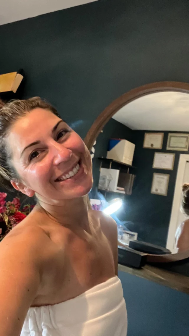 Facial with friends day! 

Let’s get your 🌟G L O W  ON🌟  #glenellynmoms #friendsforever #dupagefacials #westsuburbschicago #glenellynspa @sarellakelly
